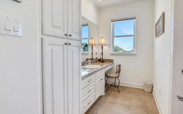 Bathroom, Interior, Recessed Lighting