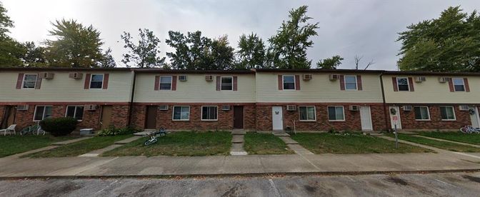 Exterior, Facade, Brick Facade, Raised Ranch