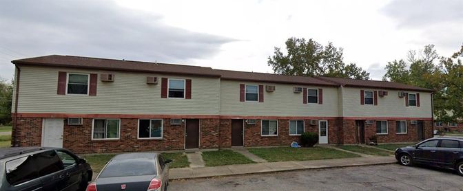 Exterior, Facade, Brick Facade, Raised Ranch