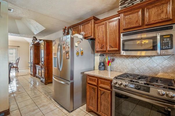 Dining room, Interior, Kitchen, Stainless Steel Appliances