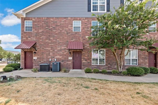 Exterior, Facade, Brick Facade, Brick Traditional