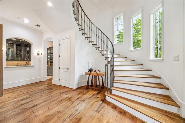 Interior, Recessed Lighting, Wood Texture Flooring