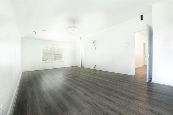 Chandelier, Empty room, Interior, Wood Texture Flooring