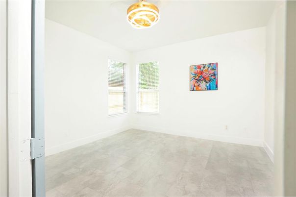 Empty room, Interior