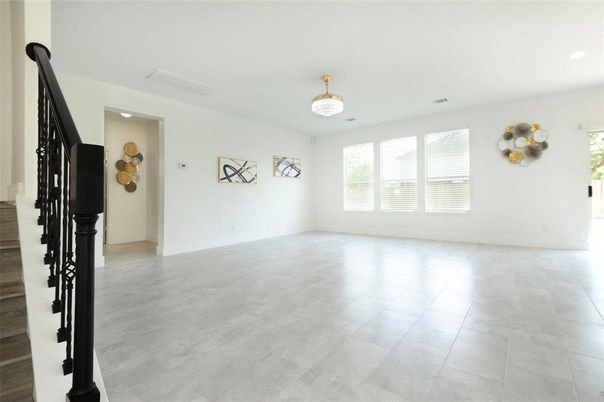 Chandelier, Empty room, Interior, Recessed Lighting