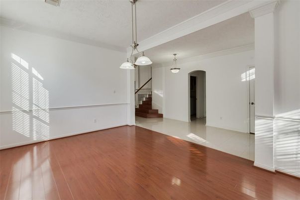 Empty room, Interior, Pendant Lights, Wood Texture Flooring