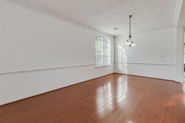 Empty room, Interior, Pendant Lights, Wood Texture Flooring