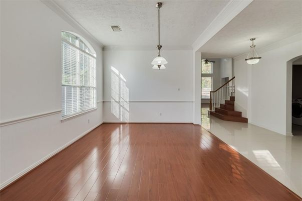 Empty room, Interior, Pendant Lights, Wood Texture Flooring