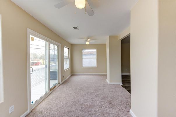 Empty room, Interior