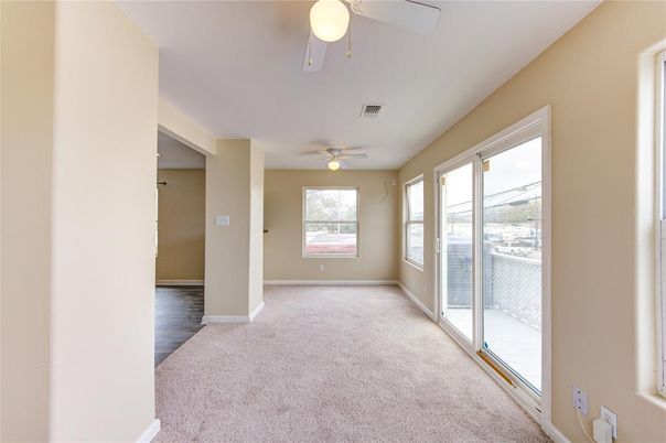 Empty room, Interior