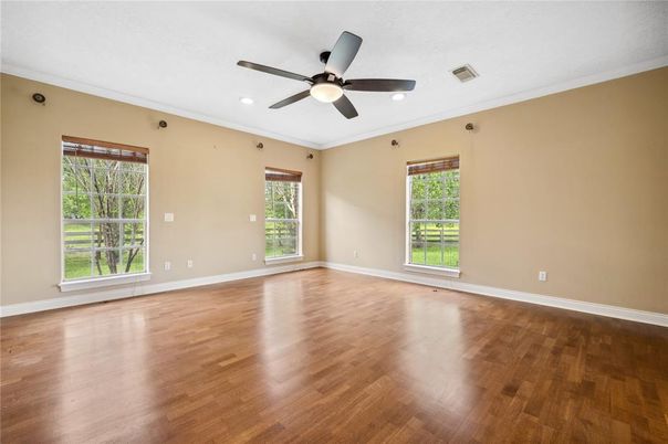Empty room, Interior, Recessed Lighting, Wood Texture Flooring