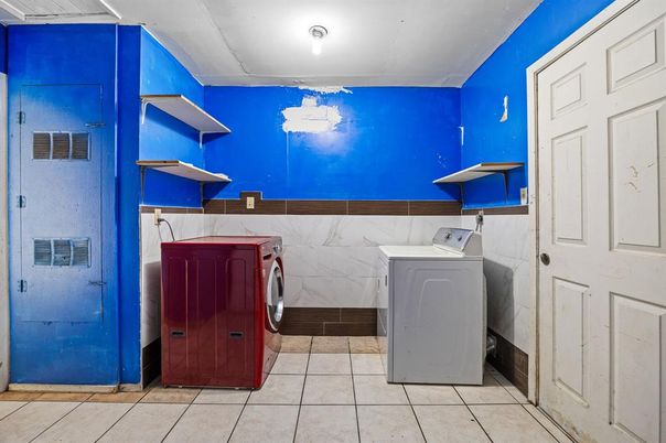 Interior, Washer