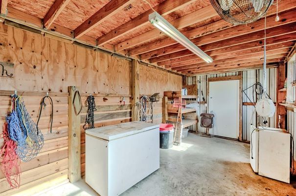 Interior, Washer, Wooden Beams, Wooden Ceilings, Wooden Walls
