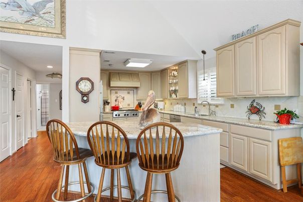 Interior, Kitchen, Pendant Lights, Recessed Lighting, Wood Texture Flooring