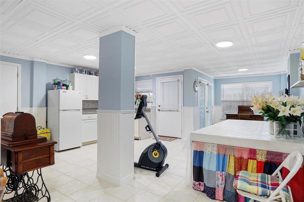 Fitness Equipment, Interior, Kitchen, Recessed Lighting