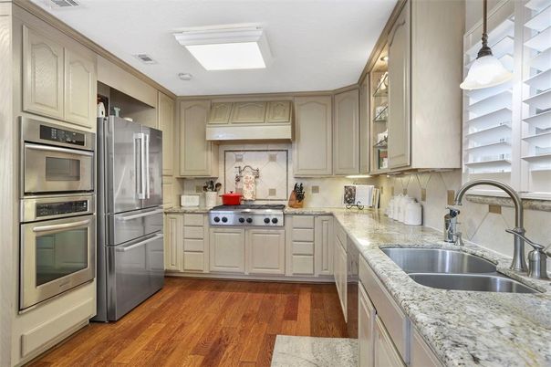 Interior, Kitchen, Stainless Steel Appliances, Wood Texture Flooring