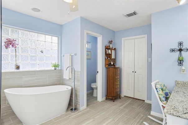 Bathroom, Free Standing Baths, Interior, Recessed Lighting