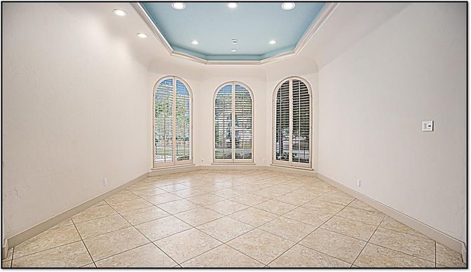 Empty room, Interior, Recessed Lighting