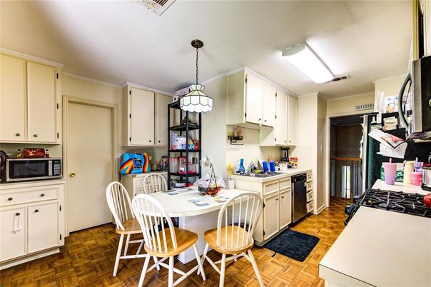 Dining room, Interior, Kitchen, Pendant Lights, Wood Texture Flooring