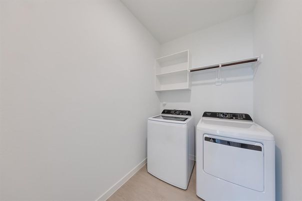 Interior, Washer, Wood Texture Flooring
