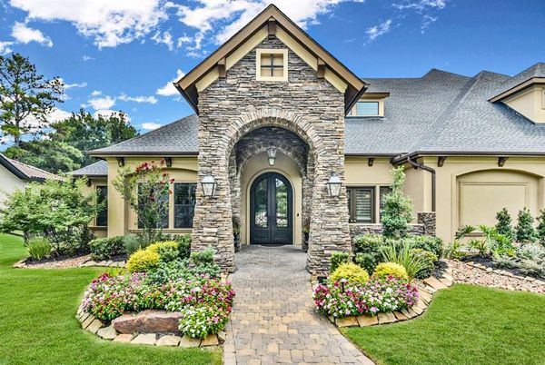 Exterior, Facade, Brick Traditional