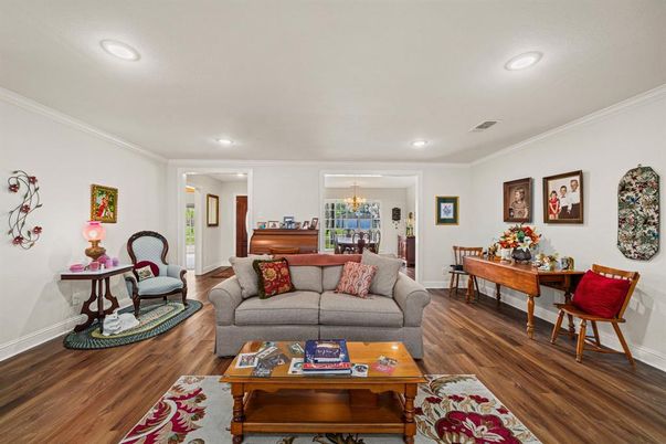 Chandelier, Dining room, Interior, Living room, Recessed Lighting, Wood Texture Flooring