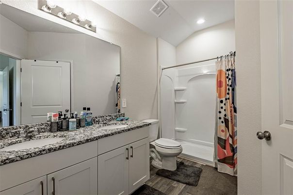 Bathroom, Dual Sink Vanities, Interior, Recessed Lighting