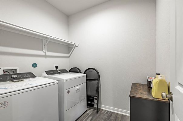 Interior, Washer, Wood Texture Flooring
