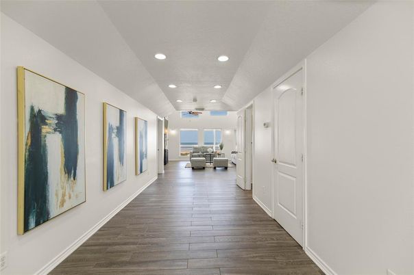 Interior, Recessed Lighting, Wood Texture Flooring