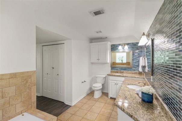 Bathroom, Dual Sink Vanities, Interior, Stone Walls
