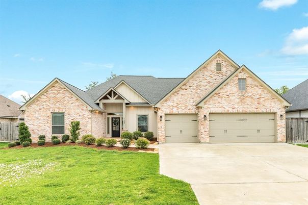 Attached, Exterior, Facade, Brick Facade, Brick Traditional