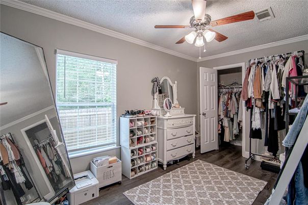 Interior, Walk-in Closets, Wood Texture Flooring