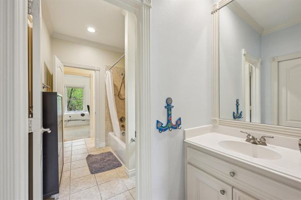Bathroom, Interior, Recessed Lighting
