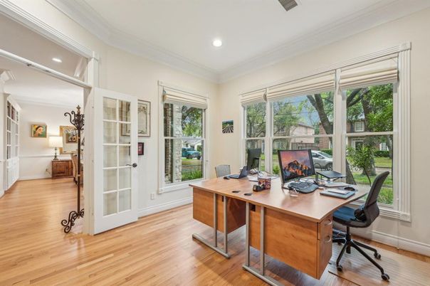 Home Office, Interior, Recessed Lighting, Wood Texture Flooring
