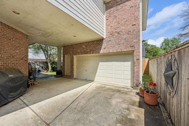 Detached Garage, Exterior