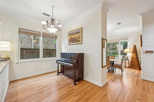 Chandelier, Dining room, Interior, Piano, Wood Texture Flooring