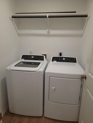 Interior, Utility Closets, Washer, Wood Texture Flooring