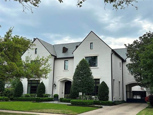Exterior, Facade, French Provincial