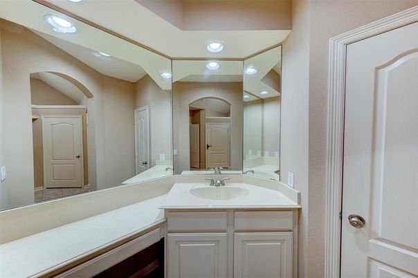 Bathroom, Interior, Recessed Lighting