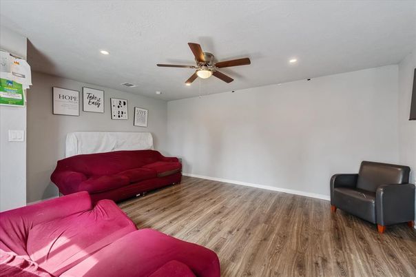Interior, Recessed Lighting, Wood Texture Flooring