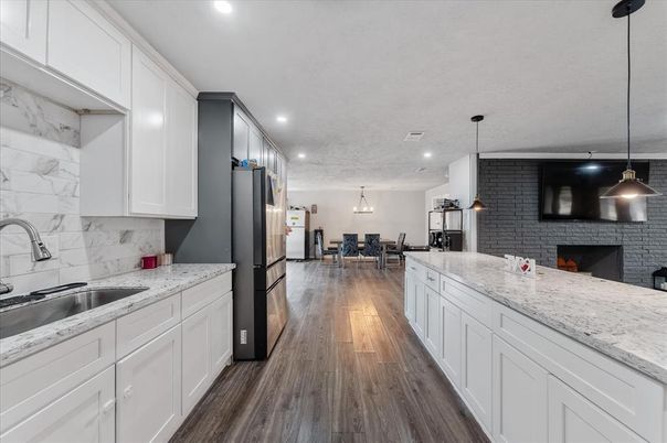 Dining room, Interior, Kitchen, Pendant Lights, Recessed Lighting, Stone Walls, Wood Texture Flooring