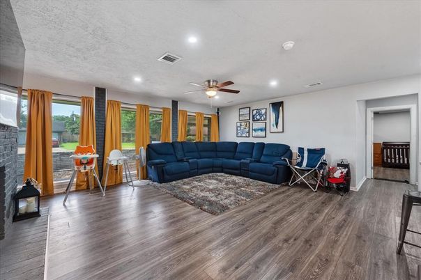 Interior, Living room, Recessed Lighting, Wood Texture Flooring