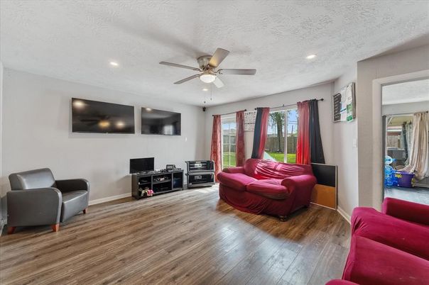 Interior, Living room, Recessed Lighting, Wood Texture Flooring