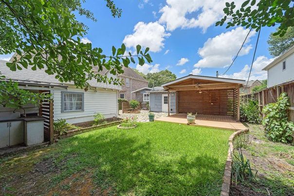 Backyard, Exterior, Hot Tub