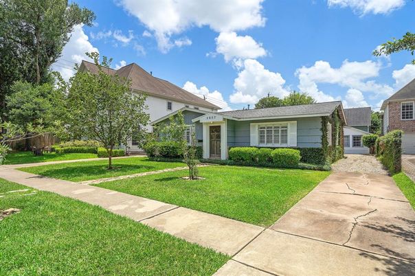 Backyard, Exterior, Facade, Ranch