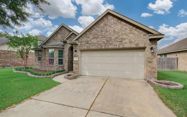 Attached, Exterior, Facade, Brick Facade, Brick Traditional