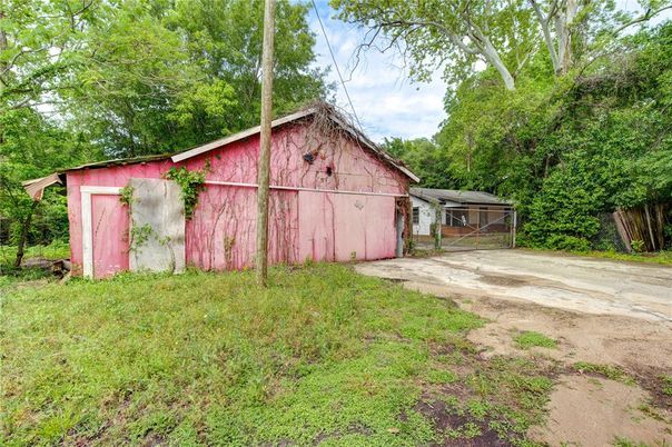 Backyard, Detached Garage, Exterior