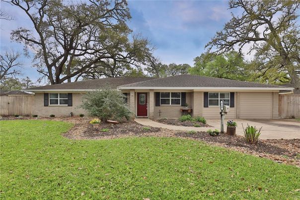 Attached, Backyard, Exterior, Facade, Ranch