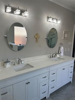 Bathroom, Dual Sink Vanities, Interior