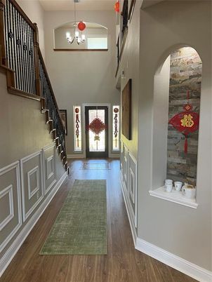 Interior, Pendant Lights, Wood Texture Flooring
